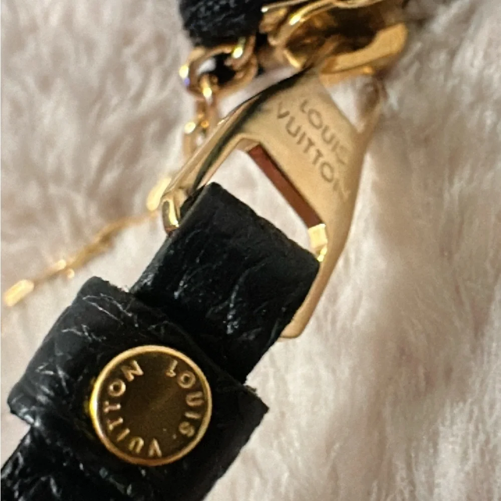 Authentic Louis Vuitton Monogram Empreinte Key Pouch✨ - Picture 4 of 9